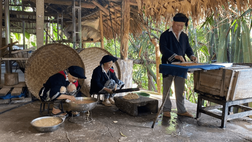 Khởi nghiệp từ "vốn dân tộc"