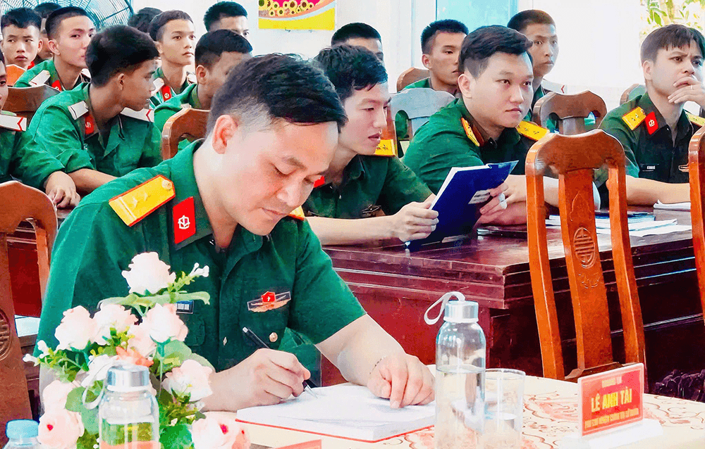Tuổi trẻ Tiểu đoàn 905 tổ chức tập huấn về chuyển đổi số và ứng dụng trí tuệ nhân tạo trong quân đội