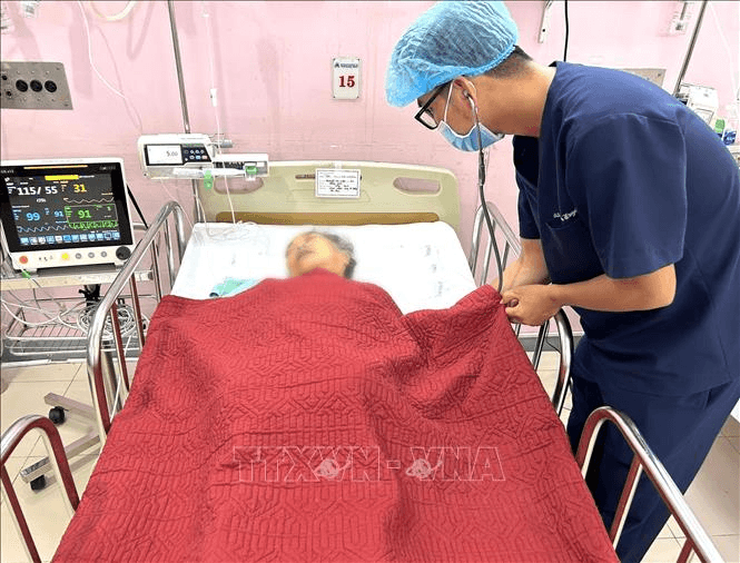 Huế: Nhiều người bị ngộ độc thực phẩm sau bữa giỗ