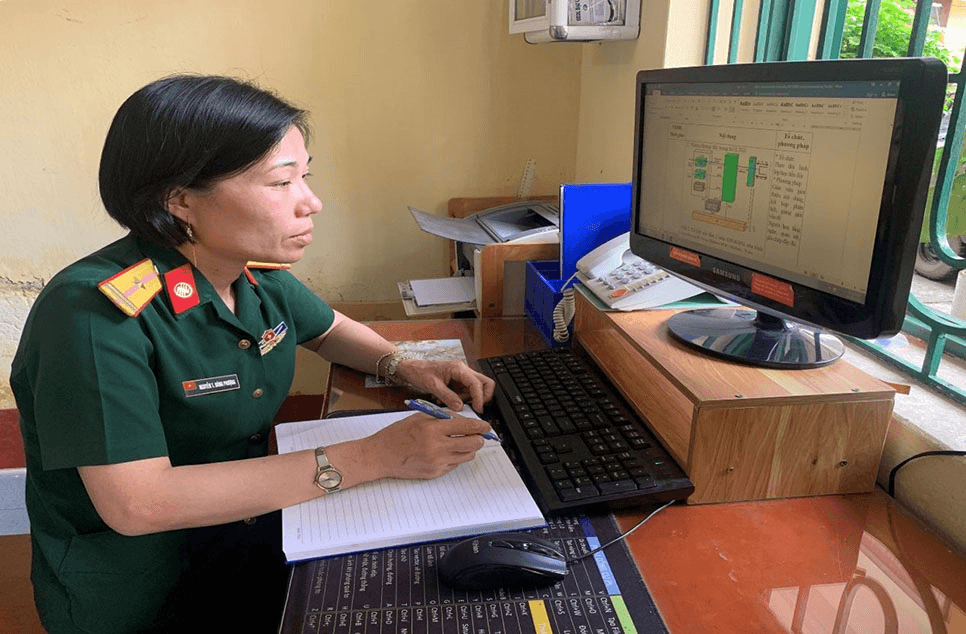 Vững chuyên môn, giàu nghị lực sống