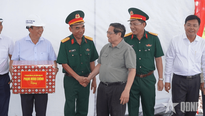 Thủ tướng Phạm Minh Chính kiểm tra tiến độ dự án cao tốc Châu Đốc-Cần Thơ-Sóc Trăng giai đoạn 1