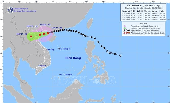 Bão số 3 di chuyển theo hướng Tây Tây Nam với tốc độ khoảng 10km/giờ