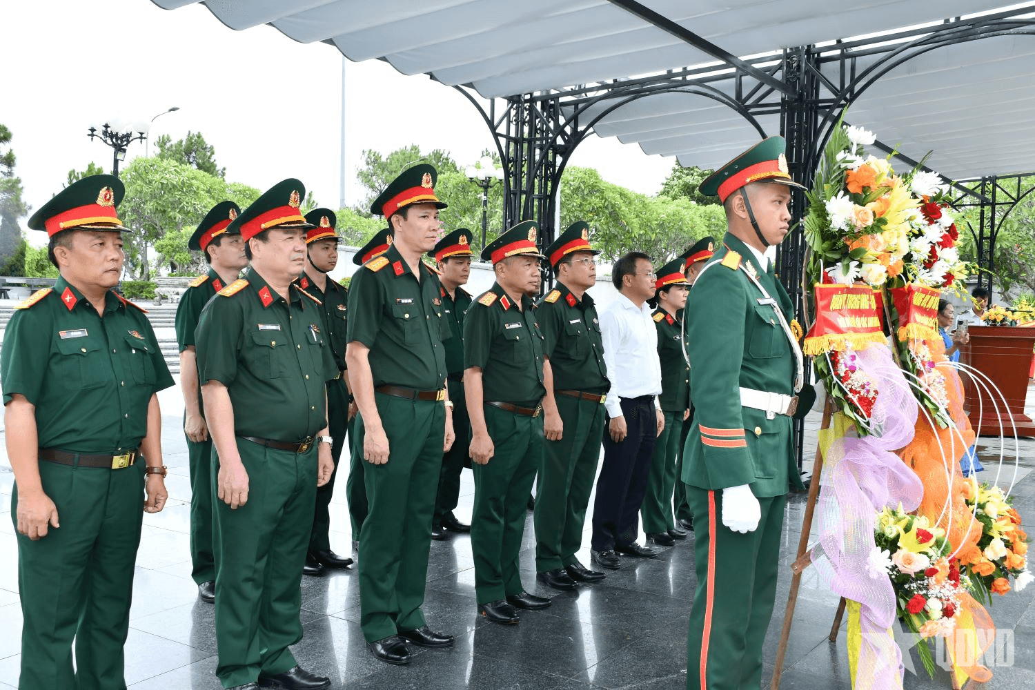 Đoàn công tác Quân ủy Trung ương, Bộ Quốc phòng tri ân các Anh hùng liệt sĩ tại Quảng Trị