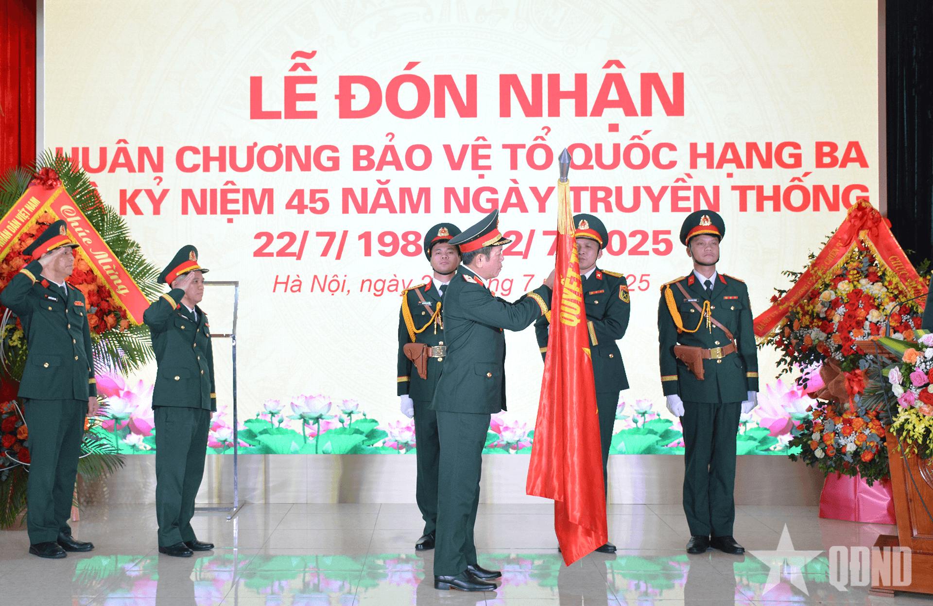 Trung tâm Kỹ thuật tác chiến điện tử 80 đón nhận Huân chương Bảo vệ Tổ quốc hạng Ba