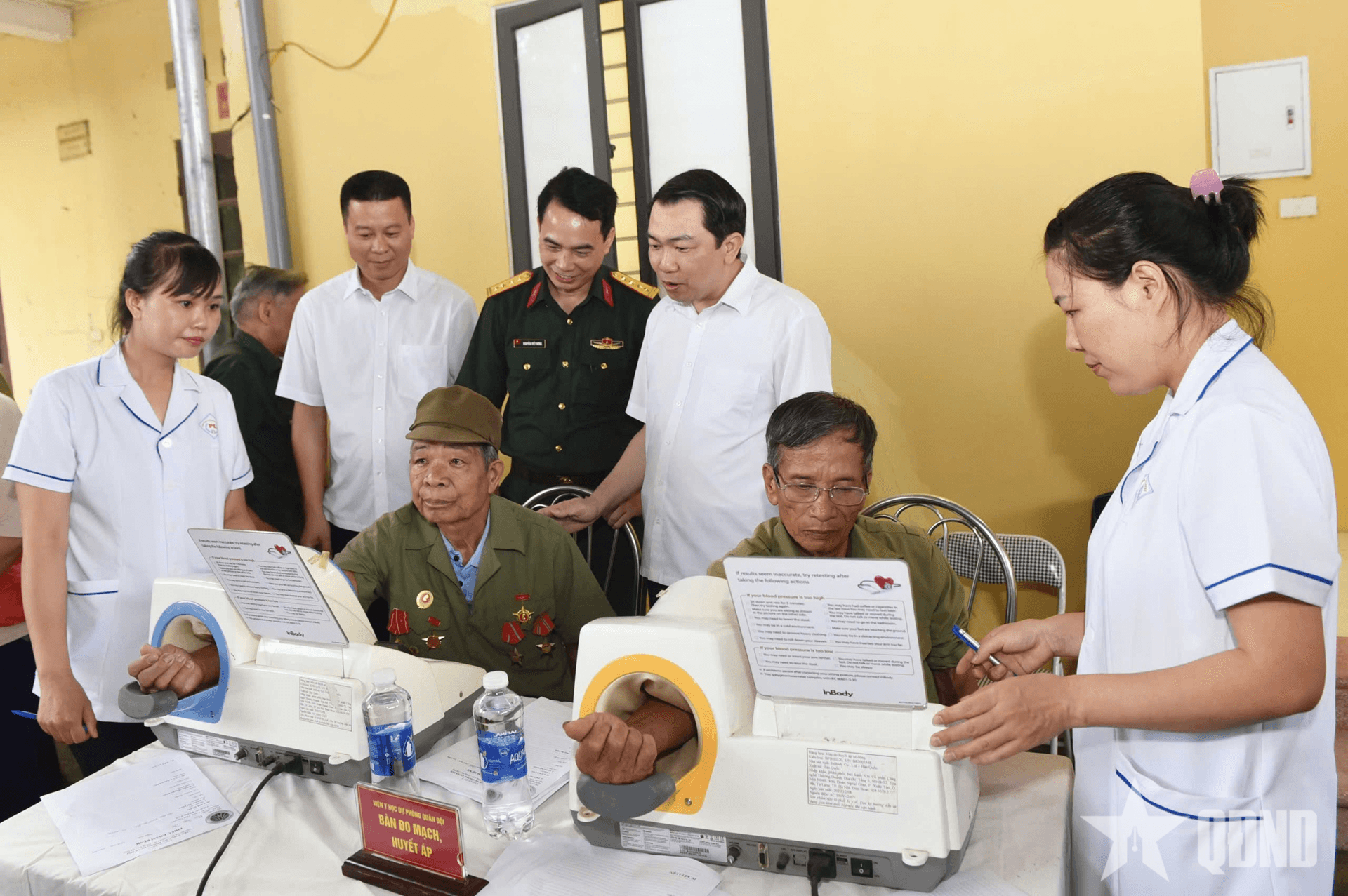 Khám bệnh, cấp thuốc miễn phí giúp các đối tượng chính sách tại xã Yên Trạch (Thái Nguyên)