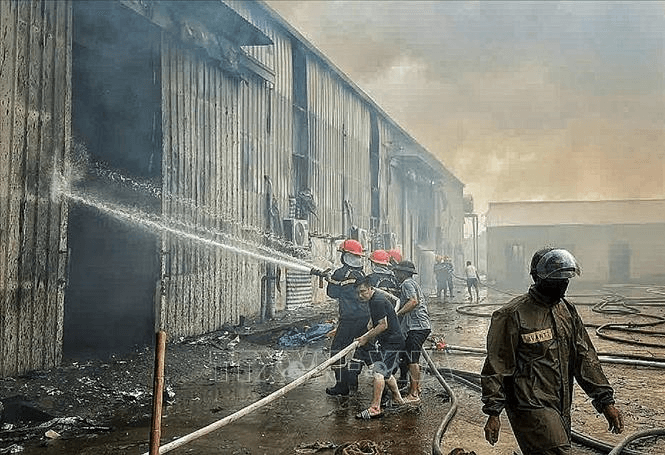 Bắc Ninh: Cháy kho nguyên liệu thuốc lá