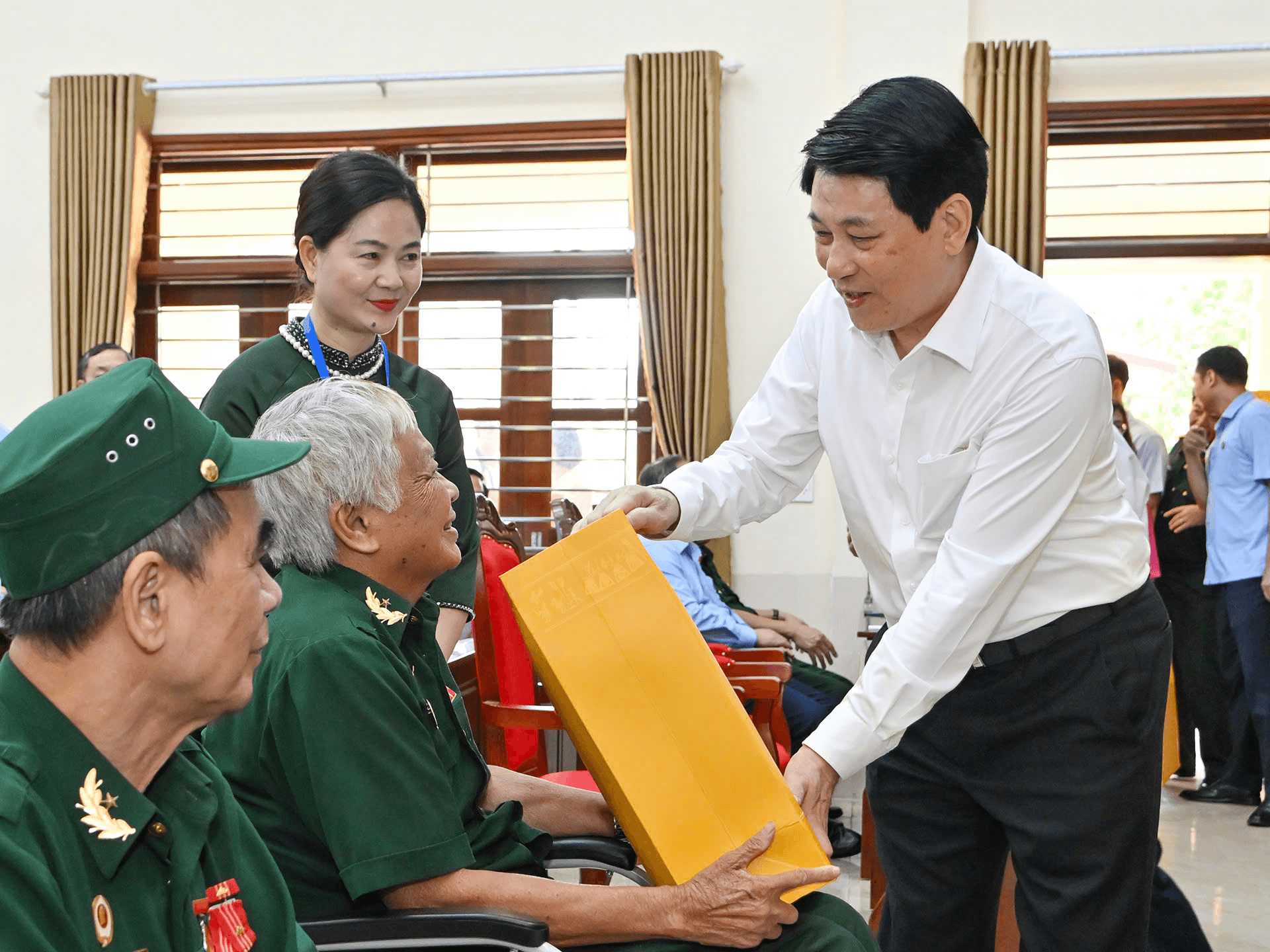 Chủ tịch nước Lương Cường thăm Trung tâm Điều dưỡng Thương binh Duy Tiên