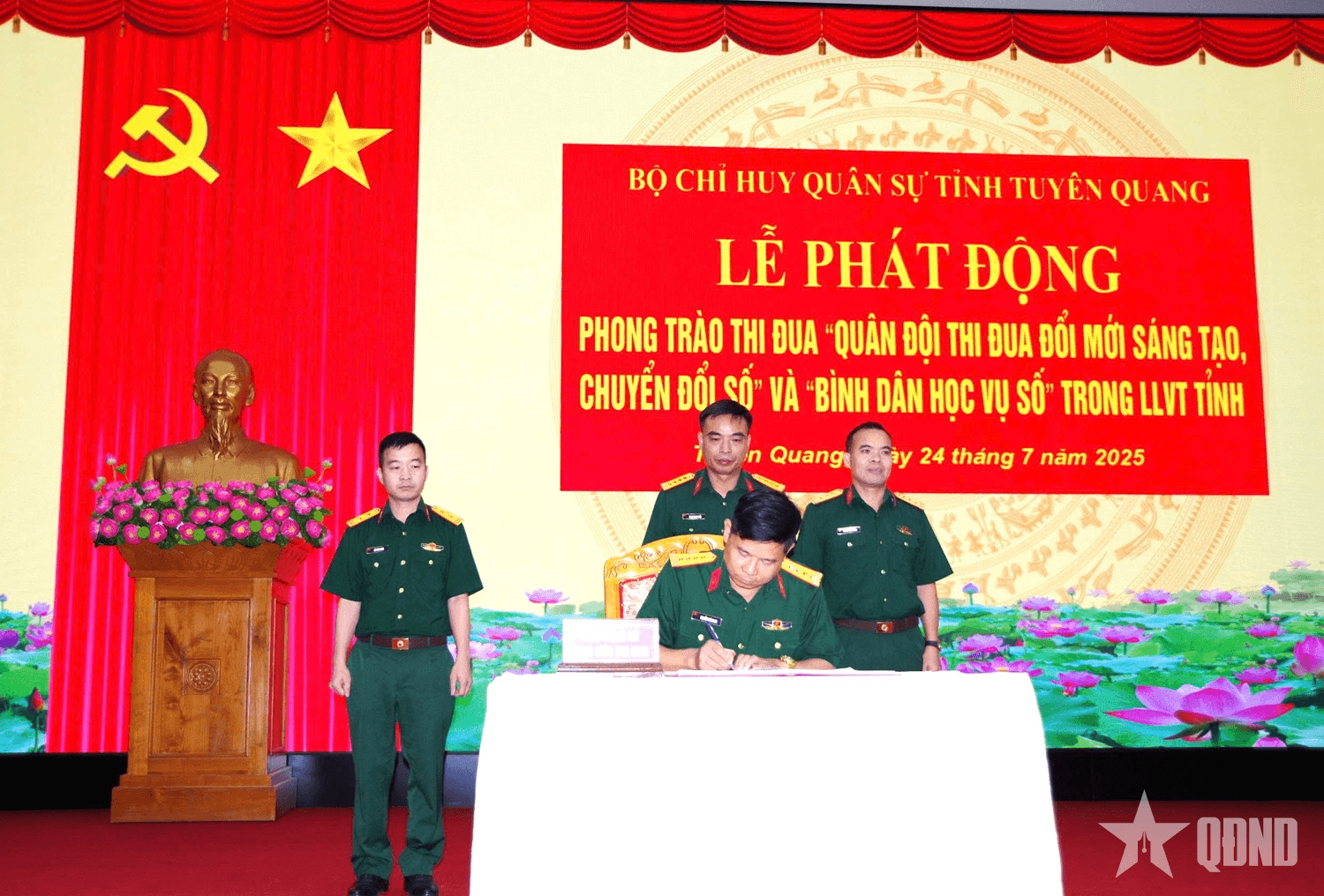 Bộ CHQS tỉnh Tuyên Quang phát động phong trào thi đua “Đổi mới sáng tạo, chuyển đổi số” và “Bình dân học vụ số”