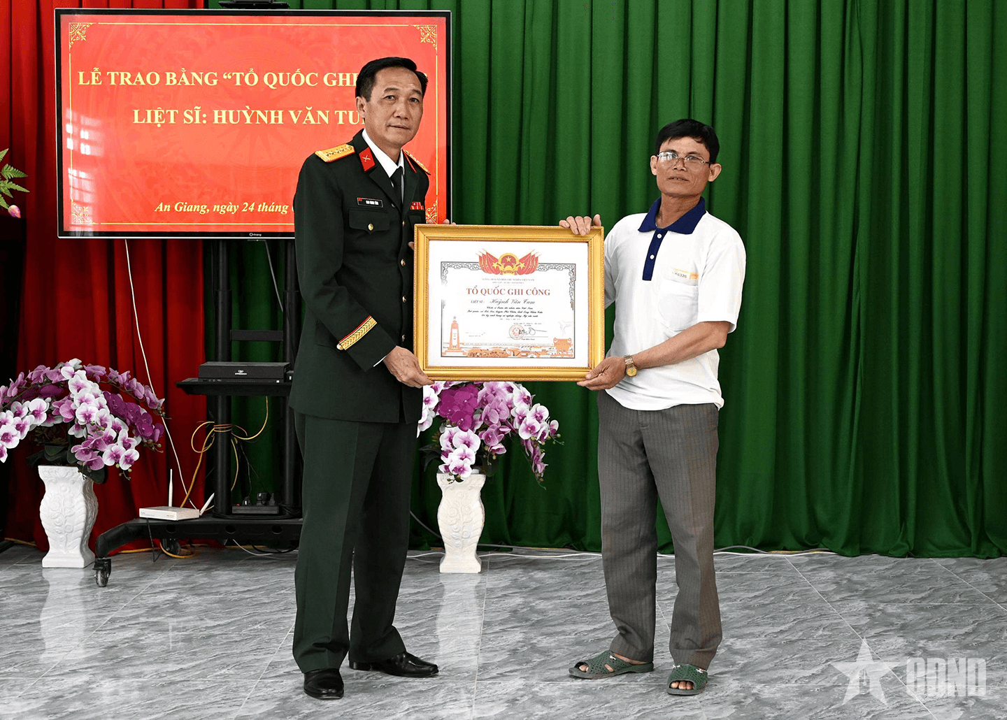 An Giang: Trao bằng “Tổ quốc ghi công” liệt sĩ Huỳnh Văn Tum