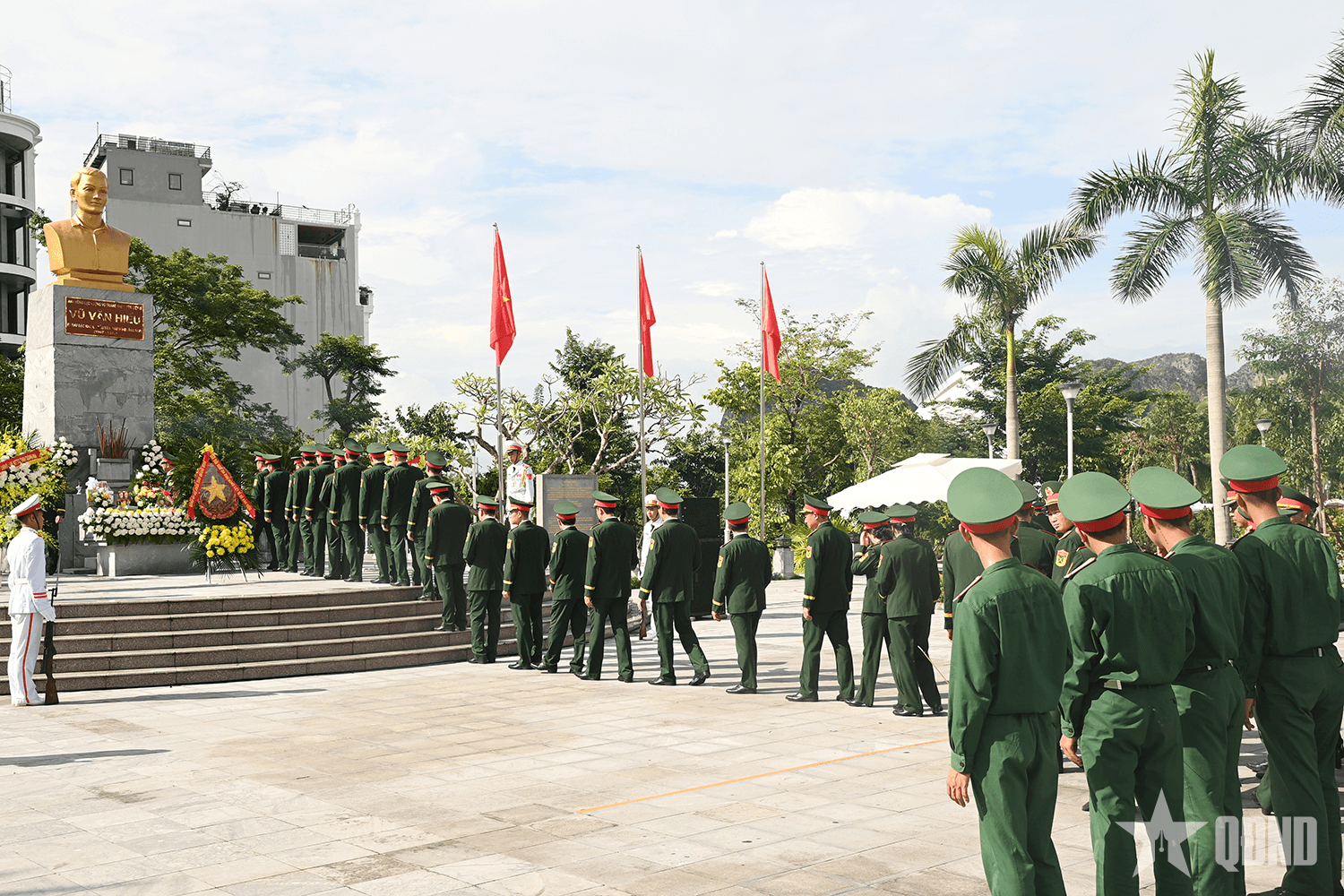 Bộ CHQS tỉnh Quảng Ninh: Dâng hương tri ân các anh hùng liệt sĩ