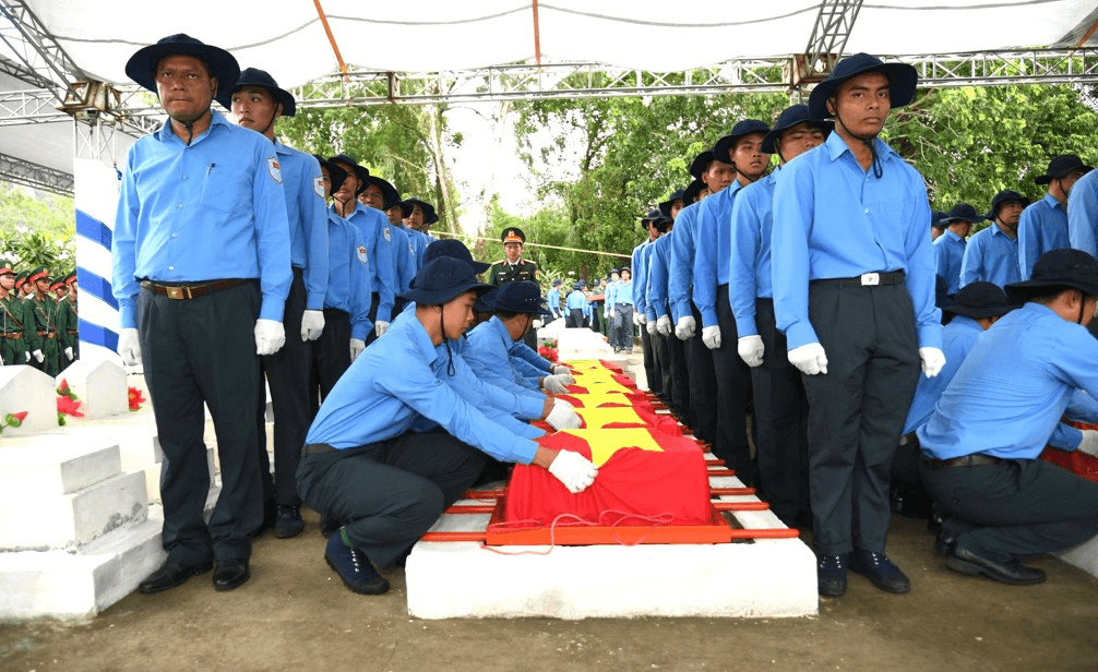 Gần nửa thế kỷ kiếm tìm đồng đội