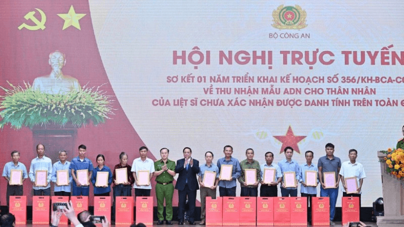 Thủ tướng Phạm Minh Chính dự Hội nghị trực tuyến sơ kết 1 năm triển khai kế hoạch thu nhận mẫu ADN cho thân nhân liệt sĩ