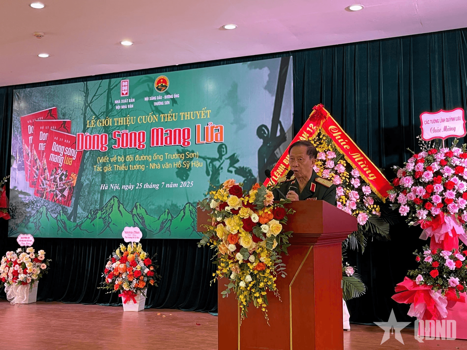 Giới thiệu cuốn tiểu thuyết về bộ đội xăng dầu Trường Sơn của Thiếu tướng, nhà văn Hồ Sỹ Hậu