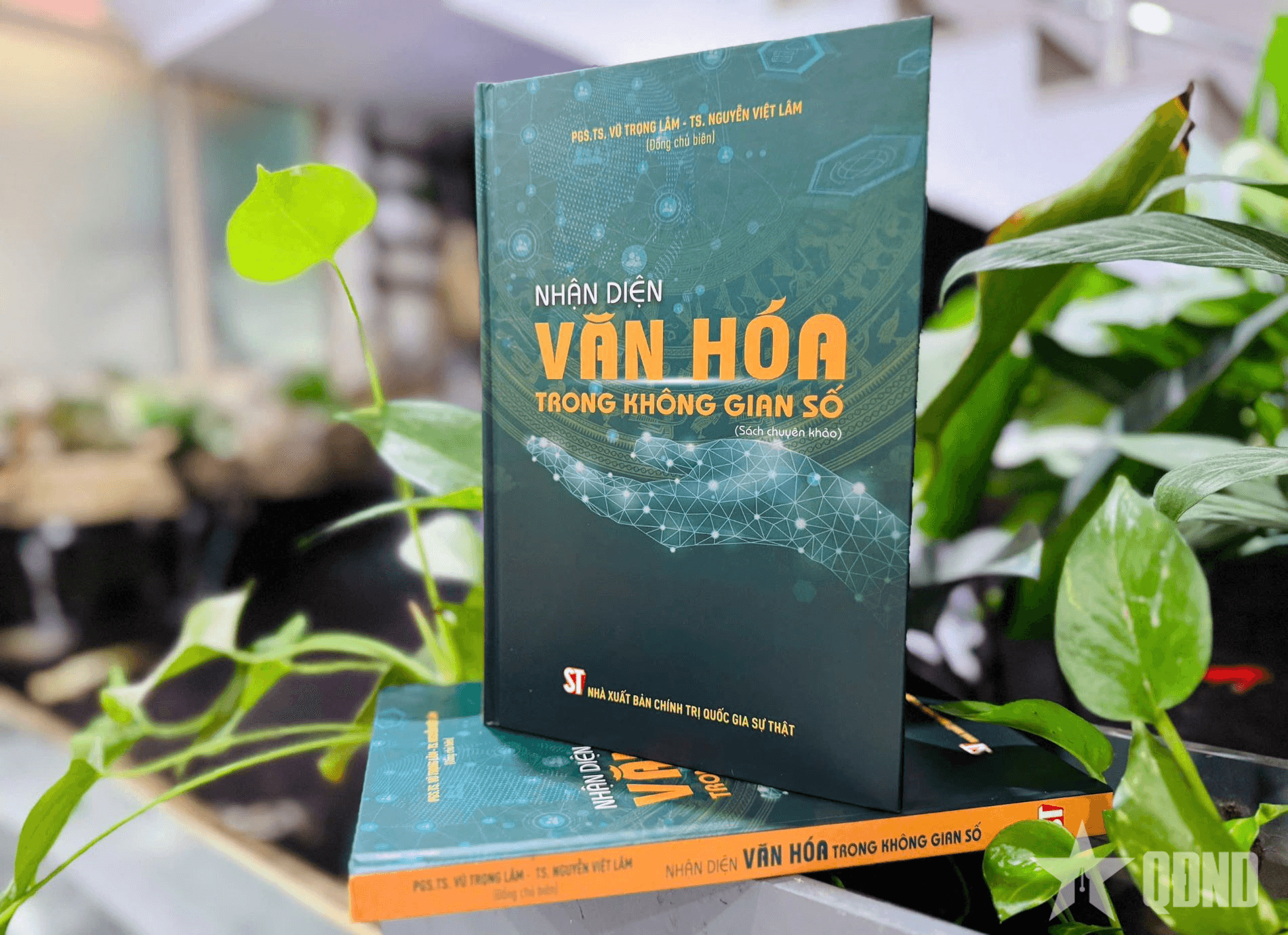 Xuất bản cuốn sách “Nhận diện văn hóa trong không gian số”
