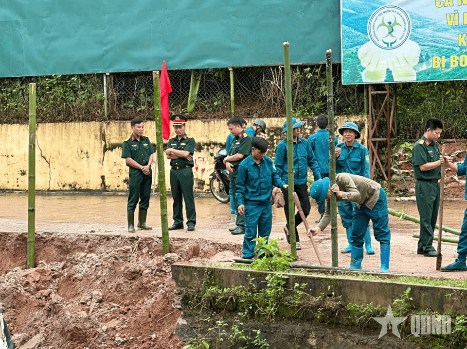 Điện Biên: Huy động bộ đội, dân quân và người dân tham gia cứu hộ, khắc phục sự cố