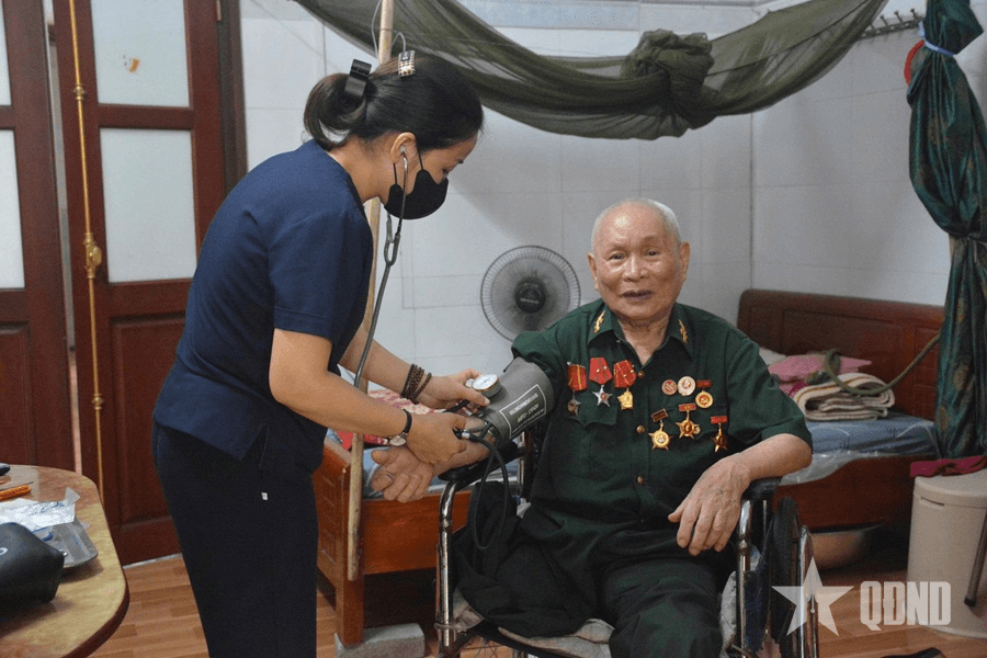 Quan tâm, chăm lo người có công bằng những việc làm thiết thực
