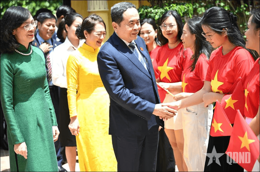 Chủ tịch Quốc hội Trần Thanh Mẫn và phu nhân gặp gỡ cộng đồng người Việt Nam tại Morocco