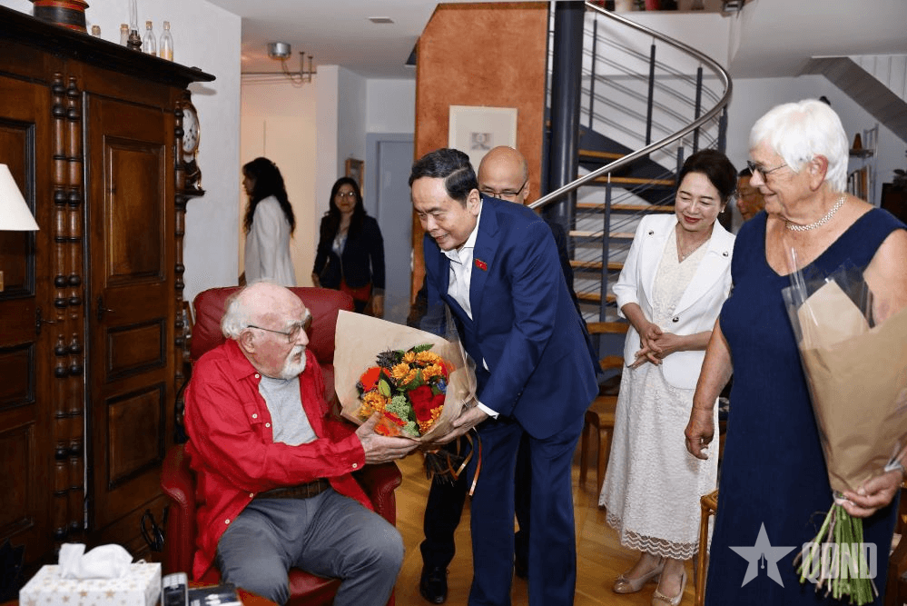 Chủ tịch Quốc hội Trần Thanh Mẫn và phu nhân thăm người bạn Thụy Sĩ có nhiều đóng góp cho Cần Thơ