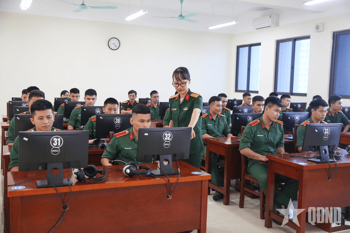 Nâng tầm ngoại ngữ cho học viên các trường Quân đội