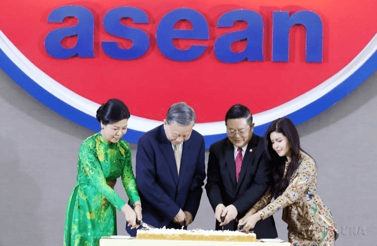 Kỷ niệm 30 năm Việt Nam gia nhập ASEAN (28-7-1995 / 28-7-2025): Bước chuyển quan trọng: Bài 2: Mốc son lưu dấu (Tiếp theo và hết)