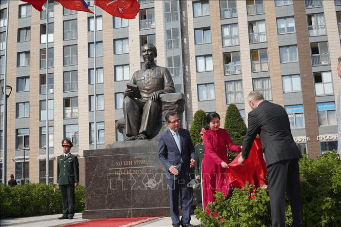 Khánh thành Quảng trường Hồ Chí Minh tại St. Petersburg