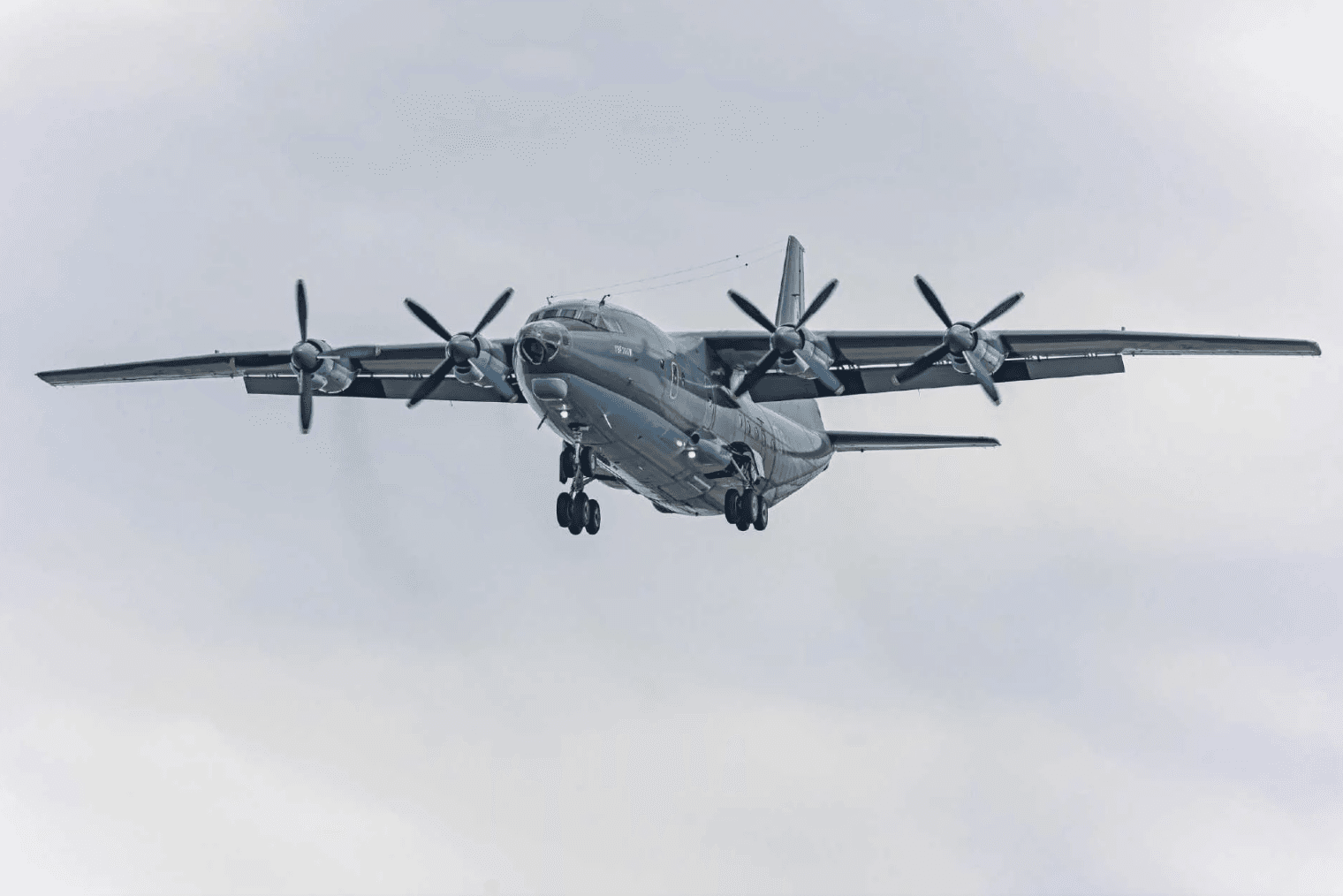 Quân sự thế giới hôm nay (30-7): Trung Quốc bàn giao máy bay vận tải Y-8F-200WA cho Kazakhstan