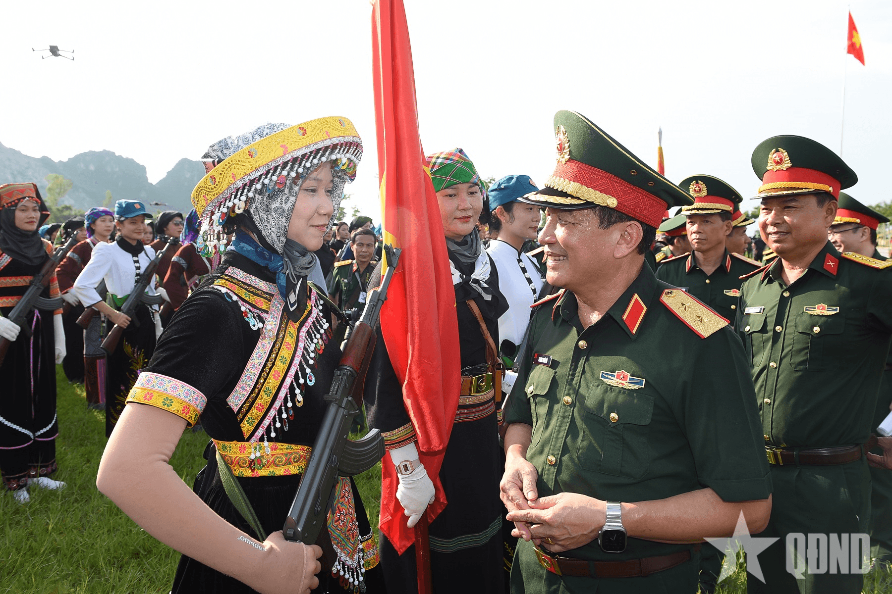 Trung tướng Trương Thiên Tô kiểm tra, động viên các lực lượng luyện tập diễu binh, diễu hành