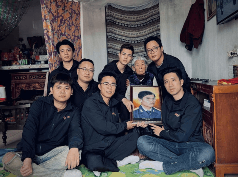 Skyline - Những người trẻ trả lại hình hài ký ức