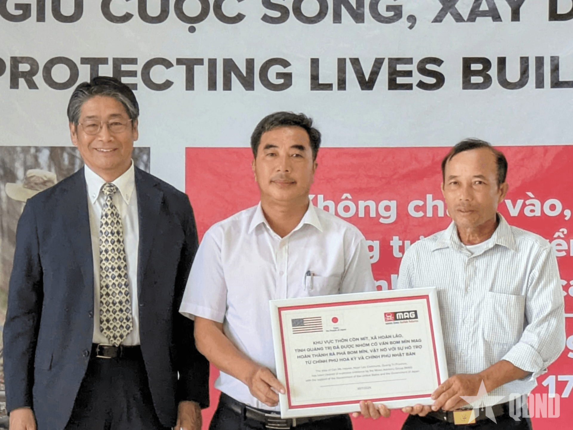 Bàn giao đất sạch bom mìn tại Quảng Trị trong khuôn khổ dự án do Nhật Bản tài trợ