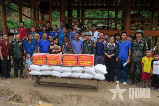 Đoàn Kinh tế-Quốc phòng 4 bám địa bàn giúp dân sau lũ