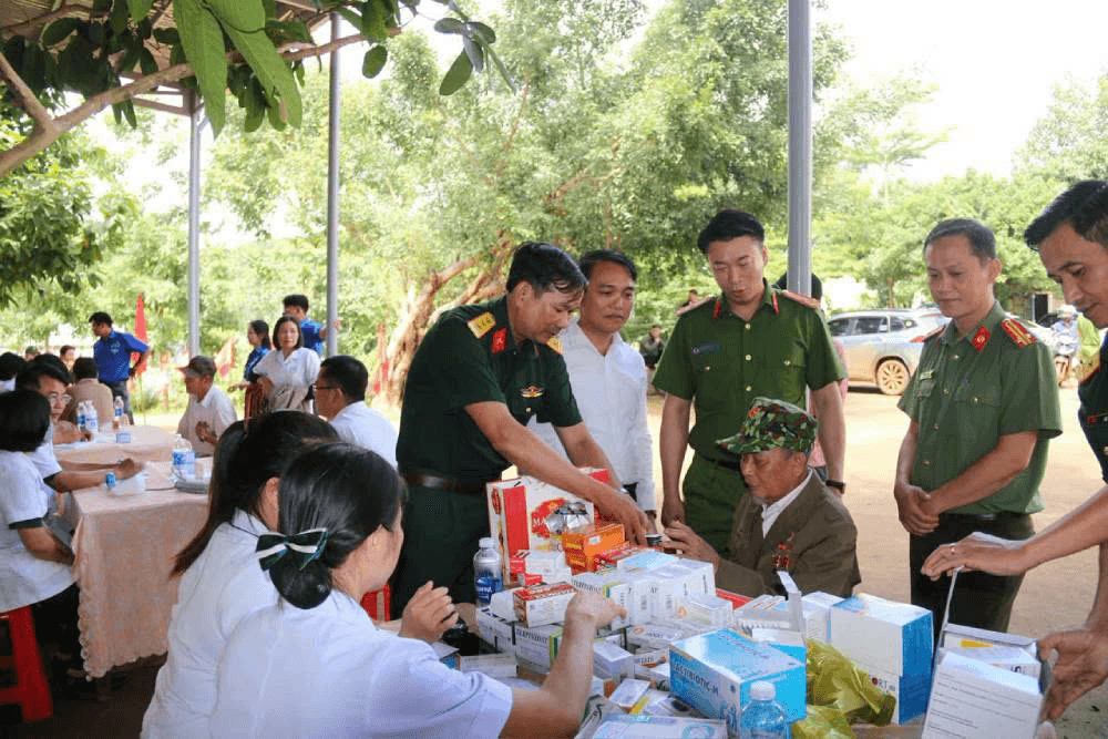 Thắm tình quân dân nơi đại ngàn Tây Nguyên