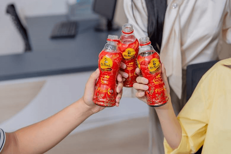 Với người trẻ, trang phục phải đúng gu, đồ uống phải đúng chất để tươi tắn tận hưởng ngày hè