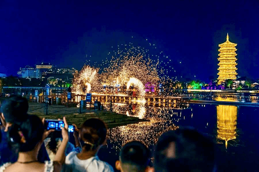 Du lịch đêm trỗi dậy