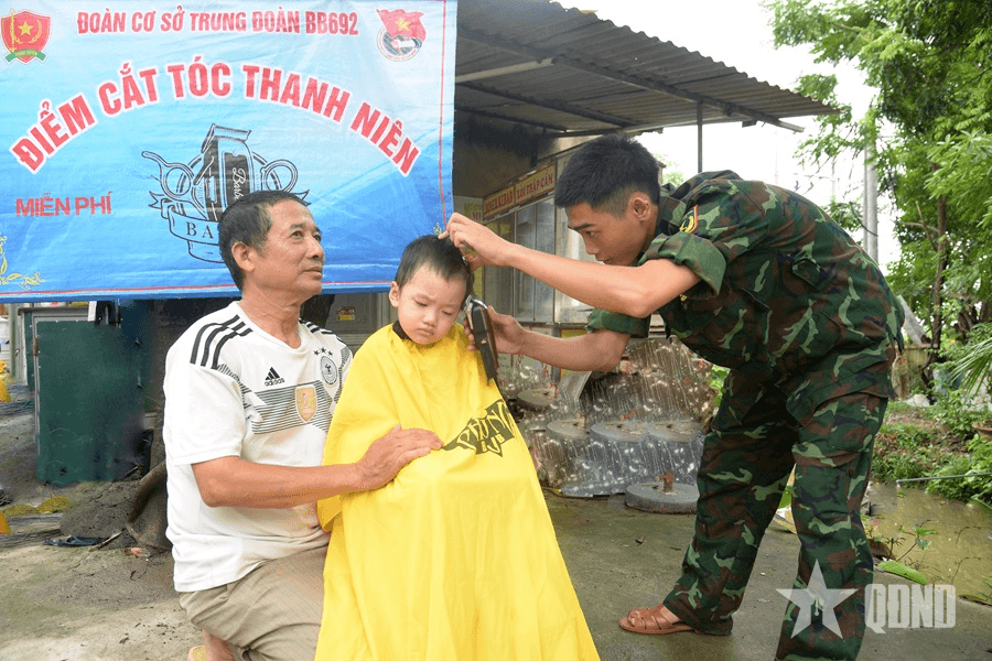 Ấm áp nghĩa tình quân dân