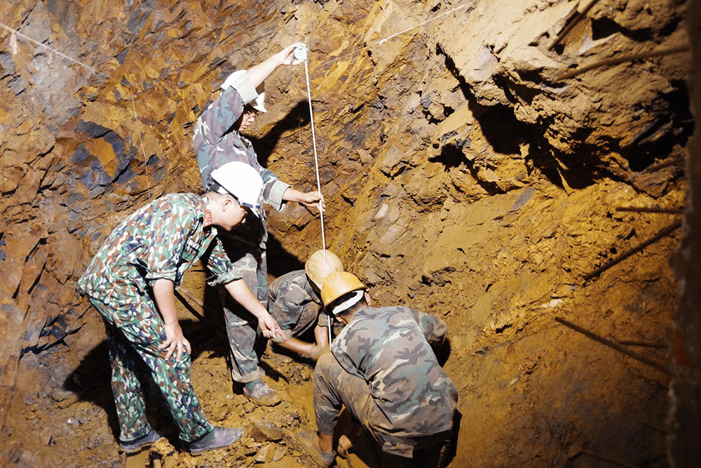 Xây dựng đơn vị công binh chính quy, hiện đại