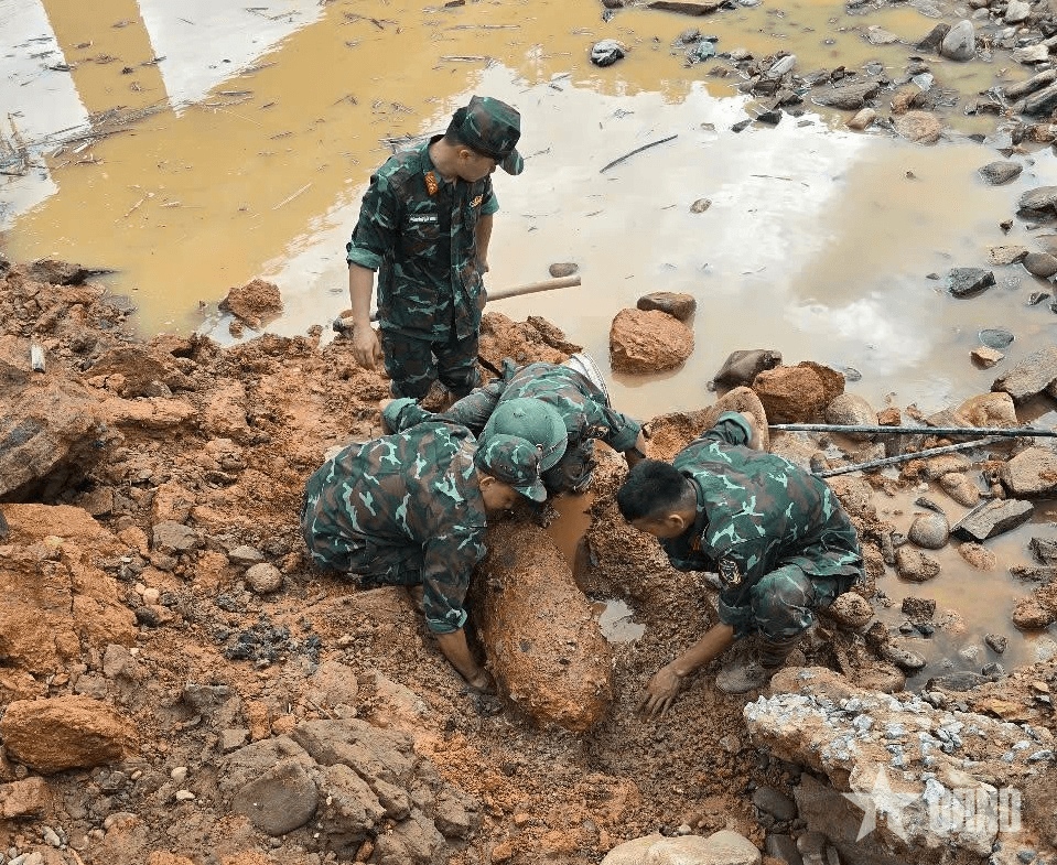 Điện Biên: Phát hiện quả bom trong quá trình khắc phục hậu quả mưa lũ