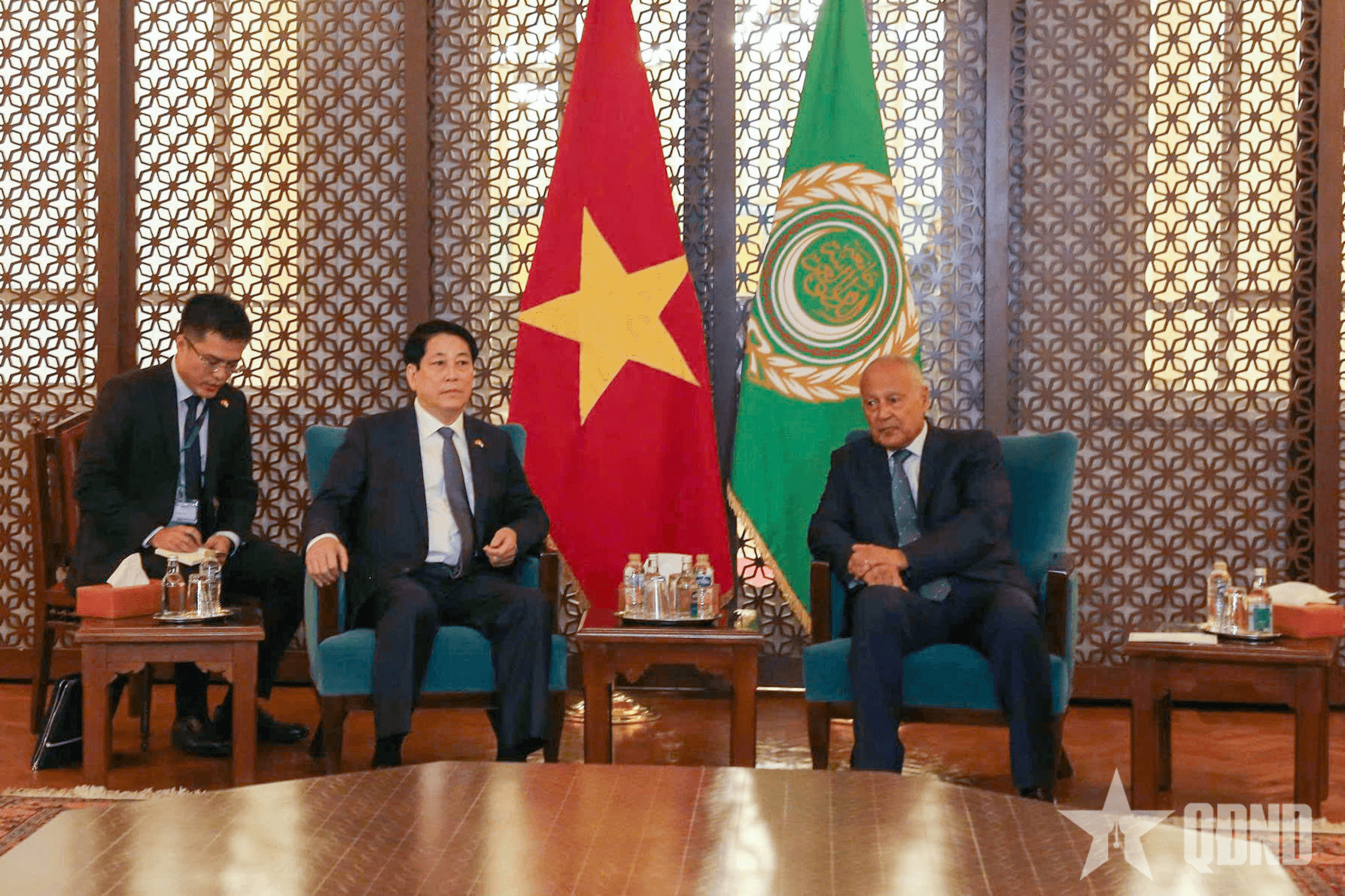 Chủ tịch nước Lương Cường gặp Tổng Thư ký Liên đoàn Arab