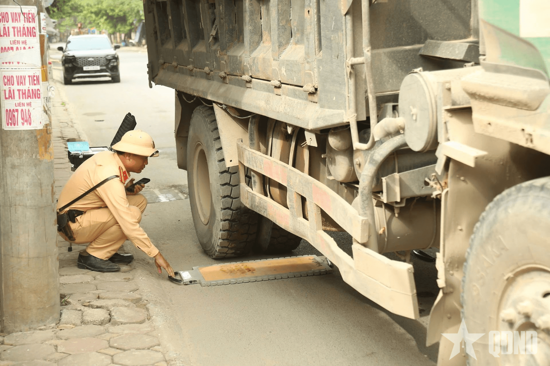Hà Nội: Xử lý nghiêm xe quá khổ, quá tải tại cửa ngõ phía Nam