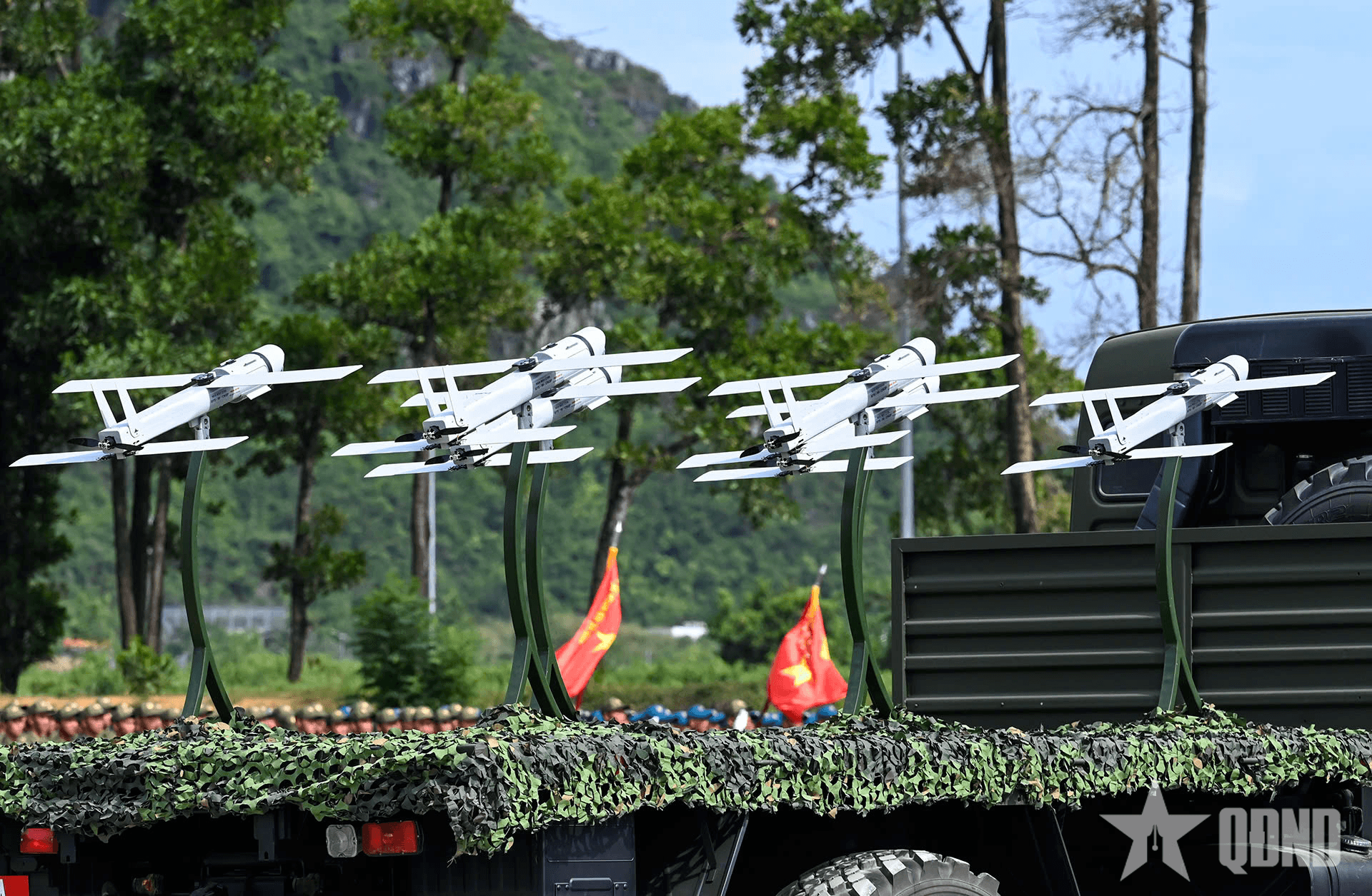 Dàn vũ khí, khí tài do Việt Nam sản xuất và hiện đại hóa tại tổng hợp luyện A80