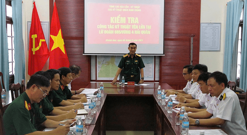 Cục Kỹ thuật quân, binh chủng (Tổng cục Hậu cần-Kỹ thuật) kiểm tra công tác kỹ thuật tên lửa tại Lữ đoàn 685