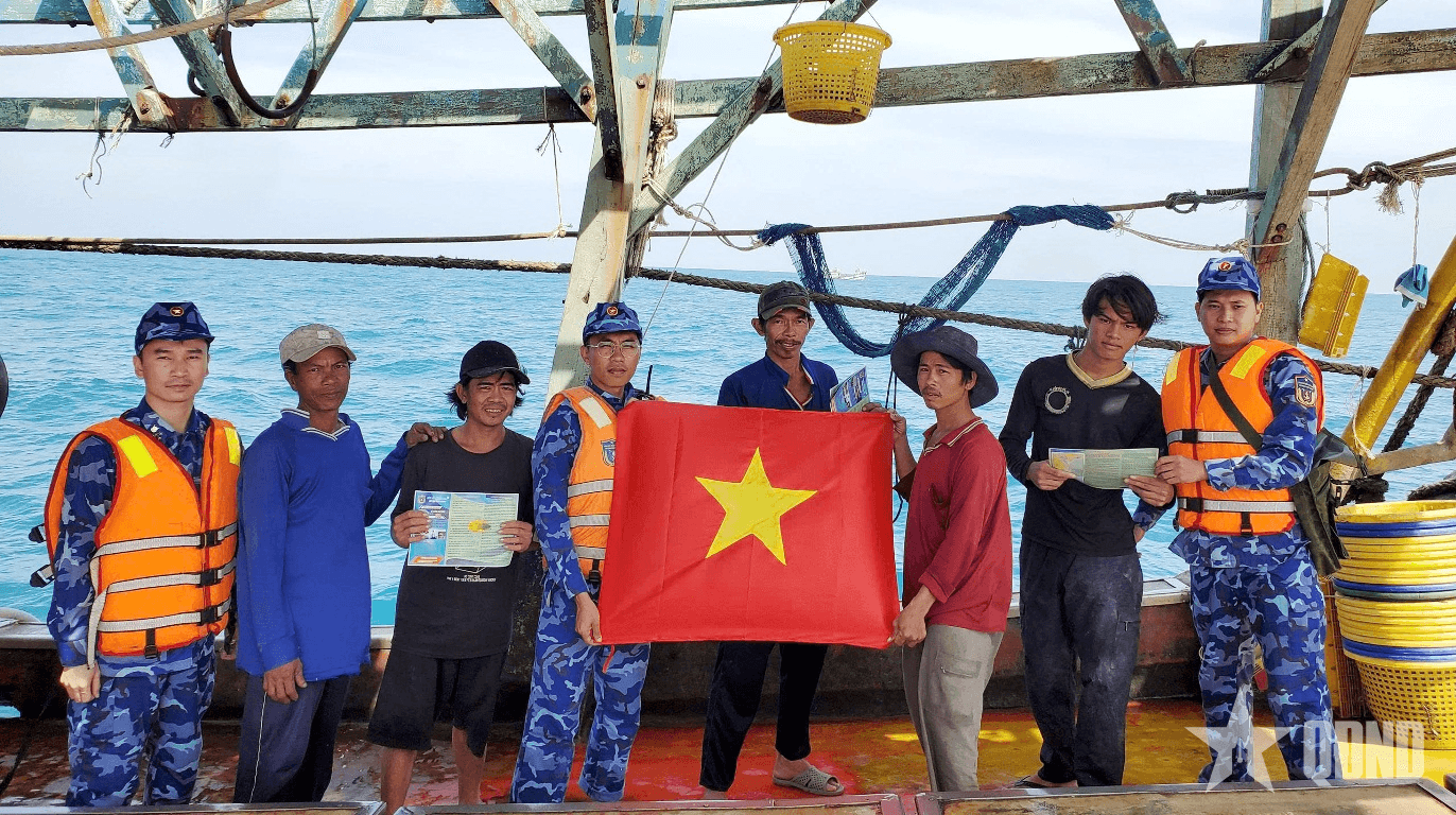 Hải đoàn 21 (Vùng Cảnh sát biển 2) phát động đợt thi đua cao điểm ngăn chặn khai thác thủy sản bất hợp pháp