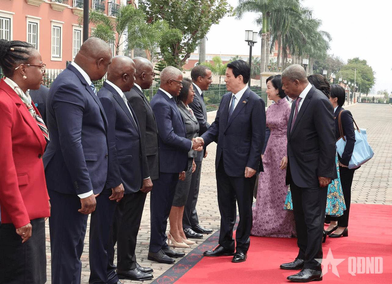 Lễ đón Chủ tịch nước Lương Cường thăm cấp nhà nước Cộng hòa Angola