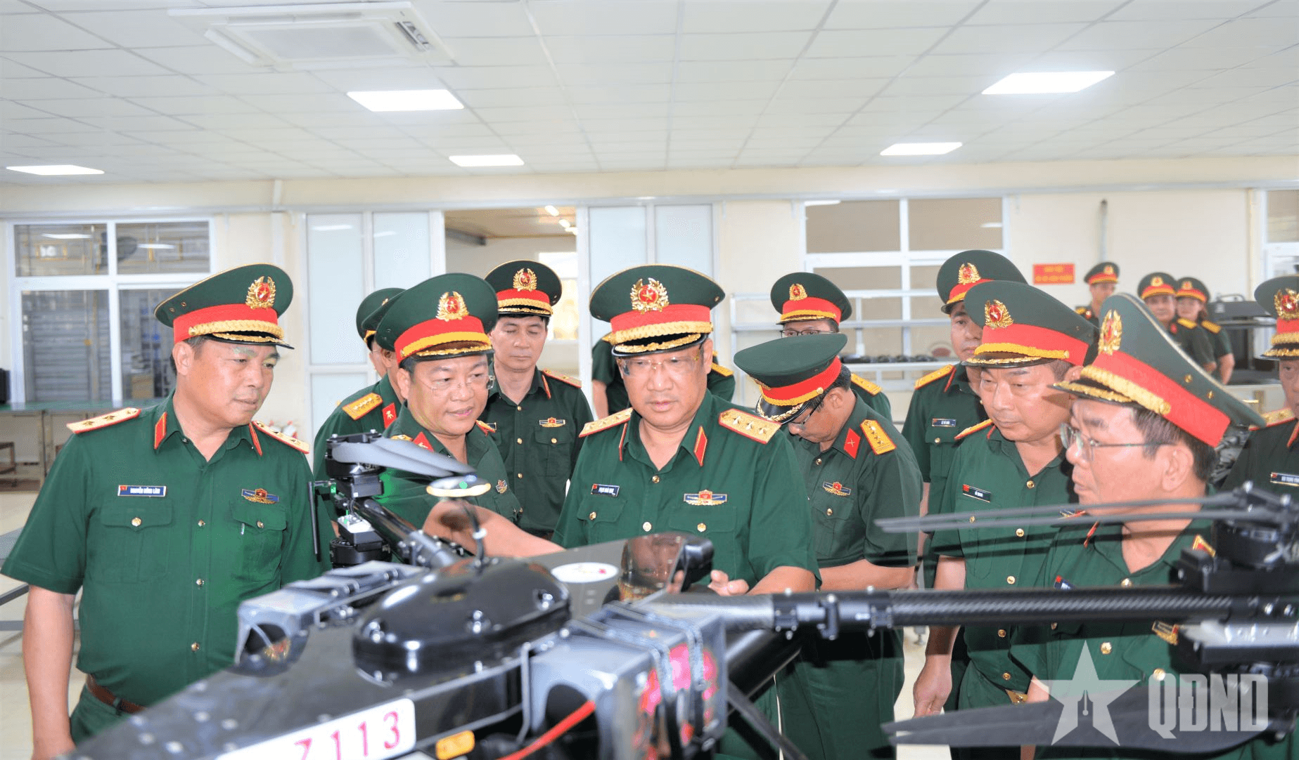 Thượng tướng Phạm Hoài Nam kiểm tra và làm việc tại Nhà máy Z113