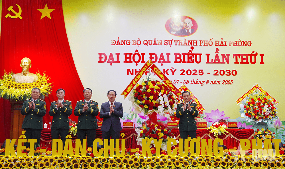 Thiếu tướng Lương Văn Kiểm dự Đại hội đại biểu Đảng bộ Quân sự TP Hải Phòng lần thứ I