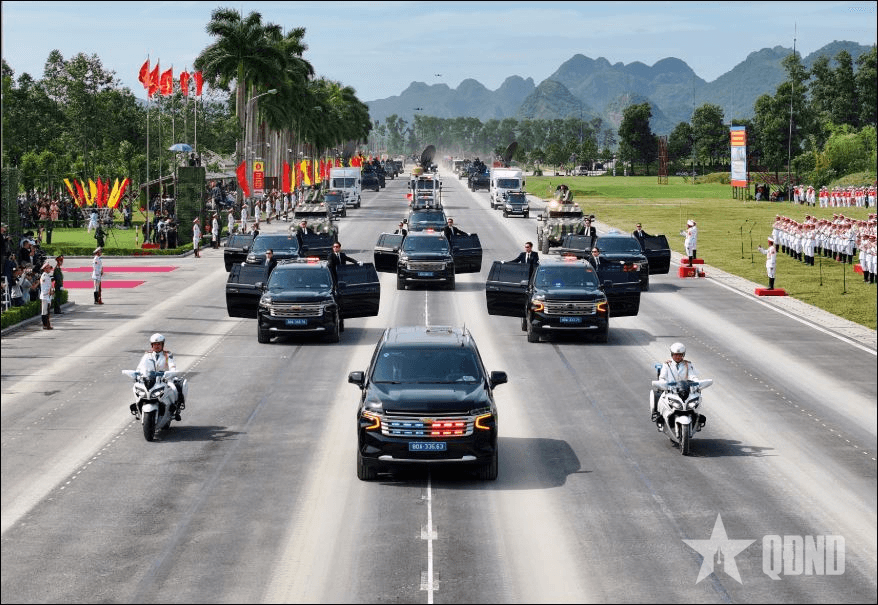 Dàn phương tiện thể hiện sự phát triển của Công an nhân dân
