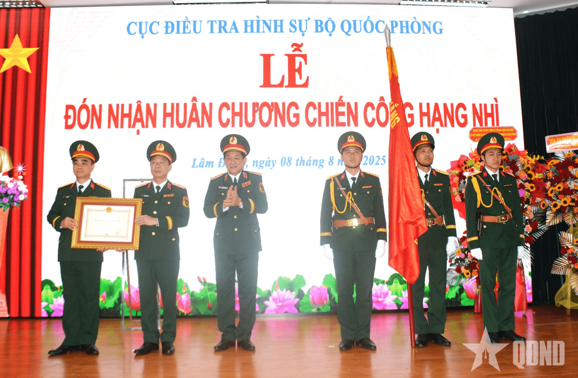 Cục Điều tra hình sự đón nhận Huân chương Chiến công hạng Nhì