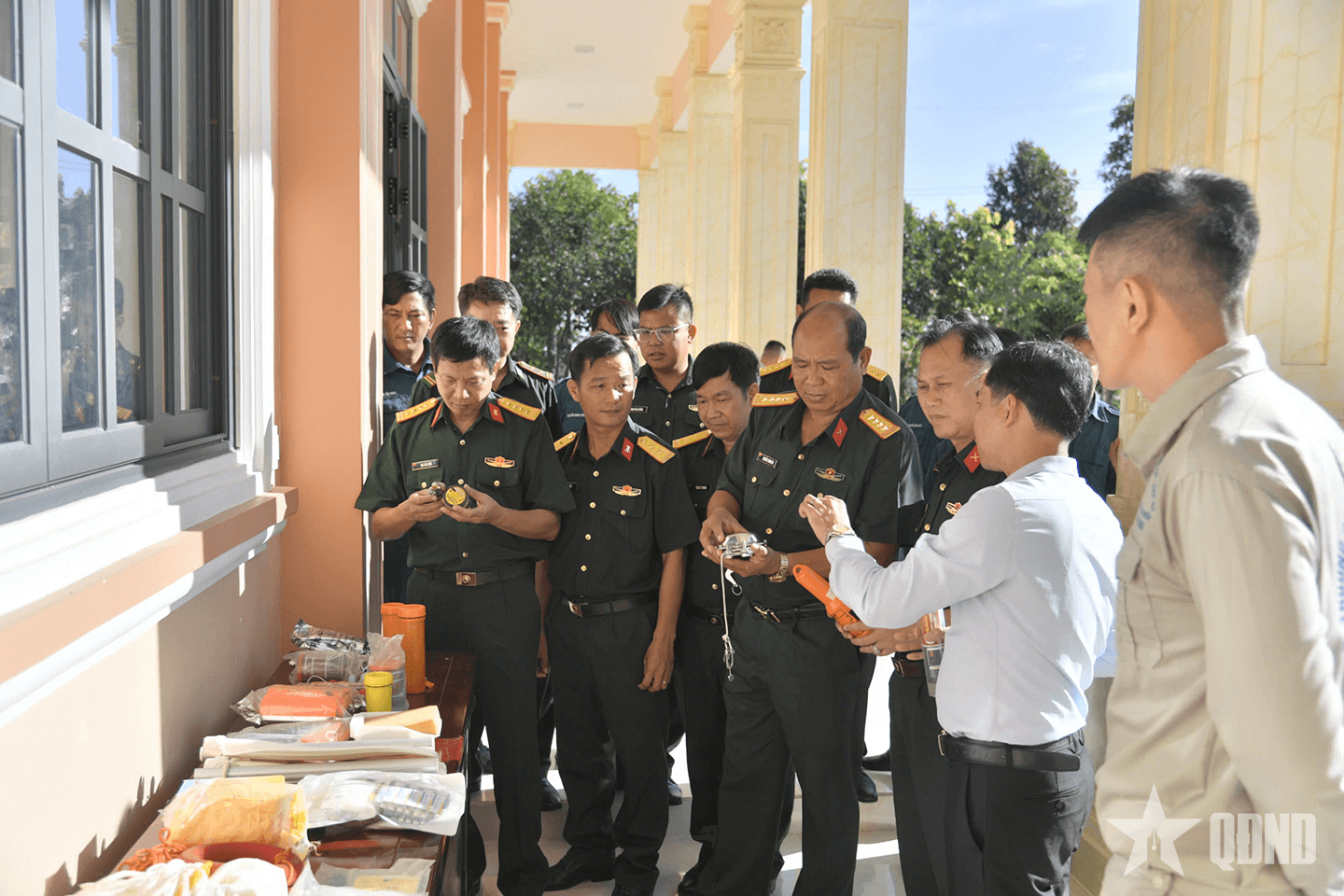 Tổng cục Hậu cần - Kỹ thuật: Tập huấn kỹ năng sinh tồn cứu người gặp nạn