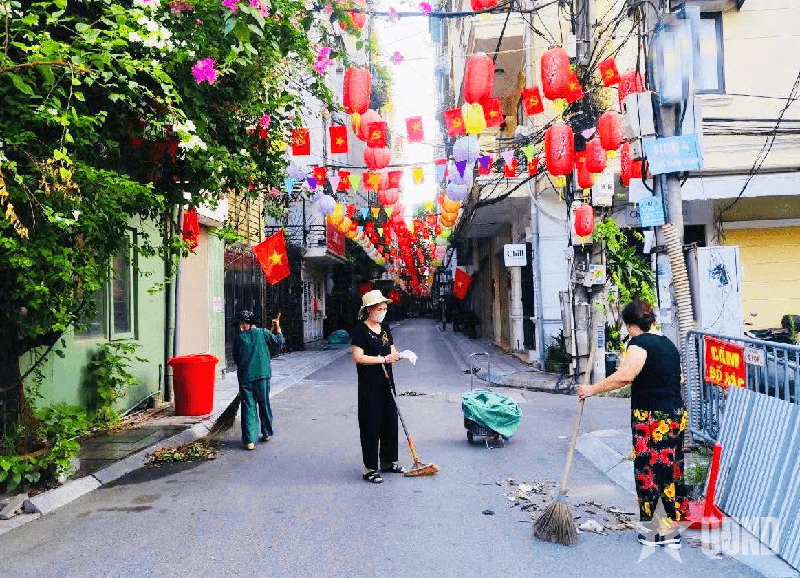Thủ đô ngõ sạch, phố đẹp mừng ngày hội lớn của đất nước