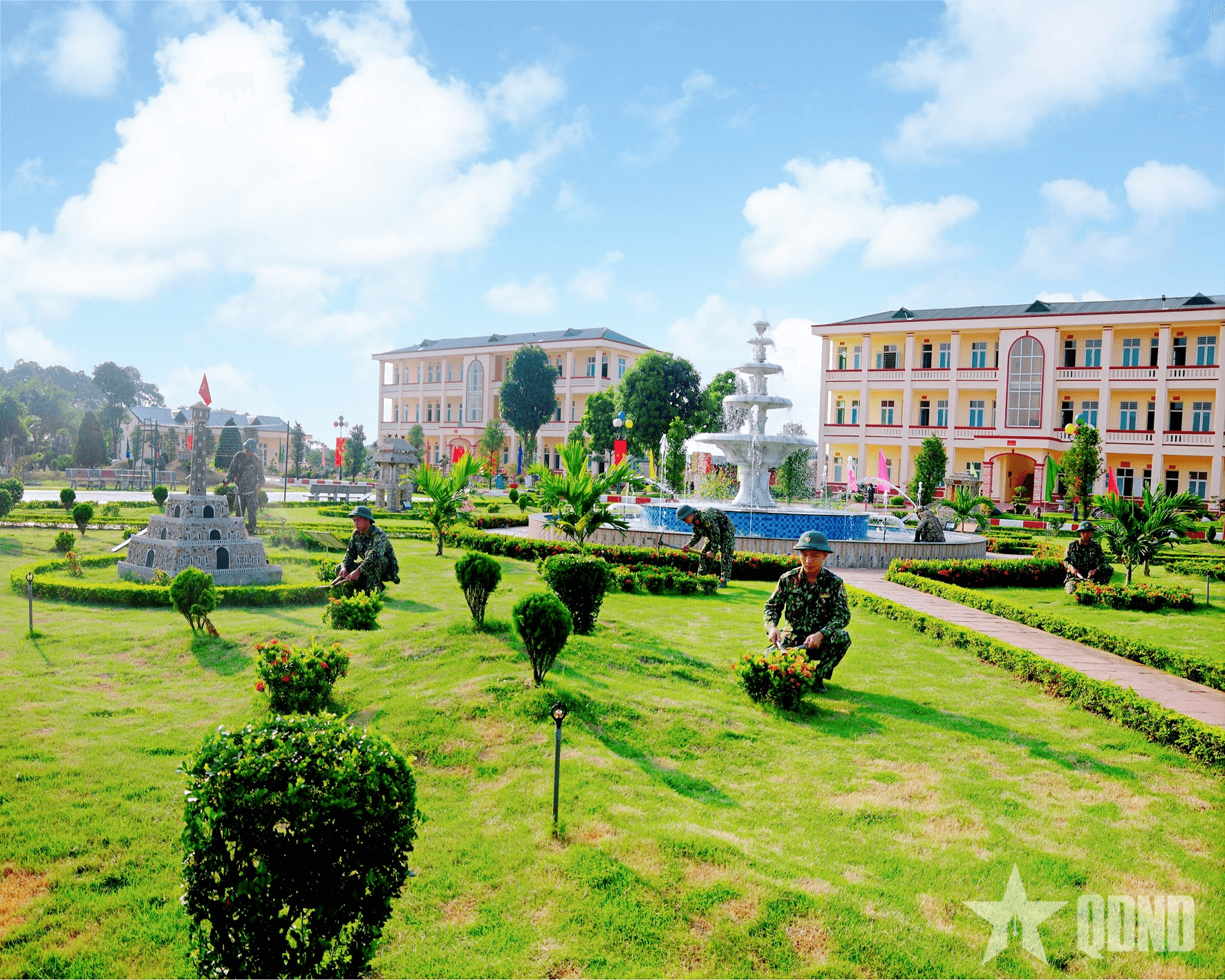 Doanh trại chính quy, xanh, sạch, đẹp ở Lữ đoàn Pháo binh 382 (Quân khu 1)
