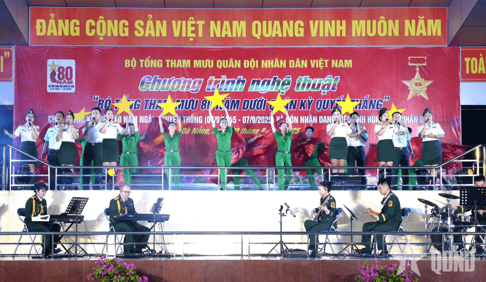 Ấn tượng chương trình nghệ thuật “Bộ Tổng Tham mưu - 80 năm dưới Quân kỳ Quyết thắng”